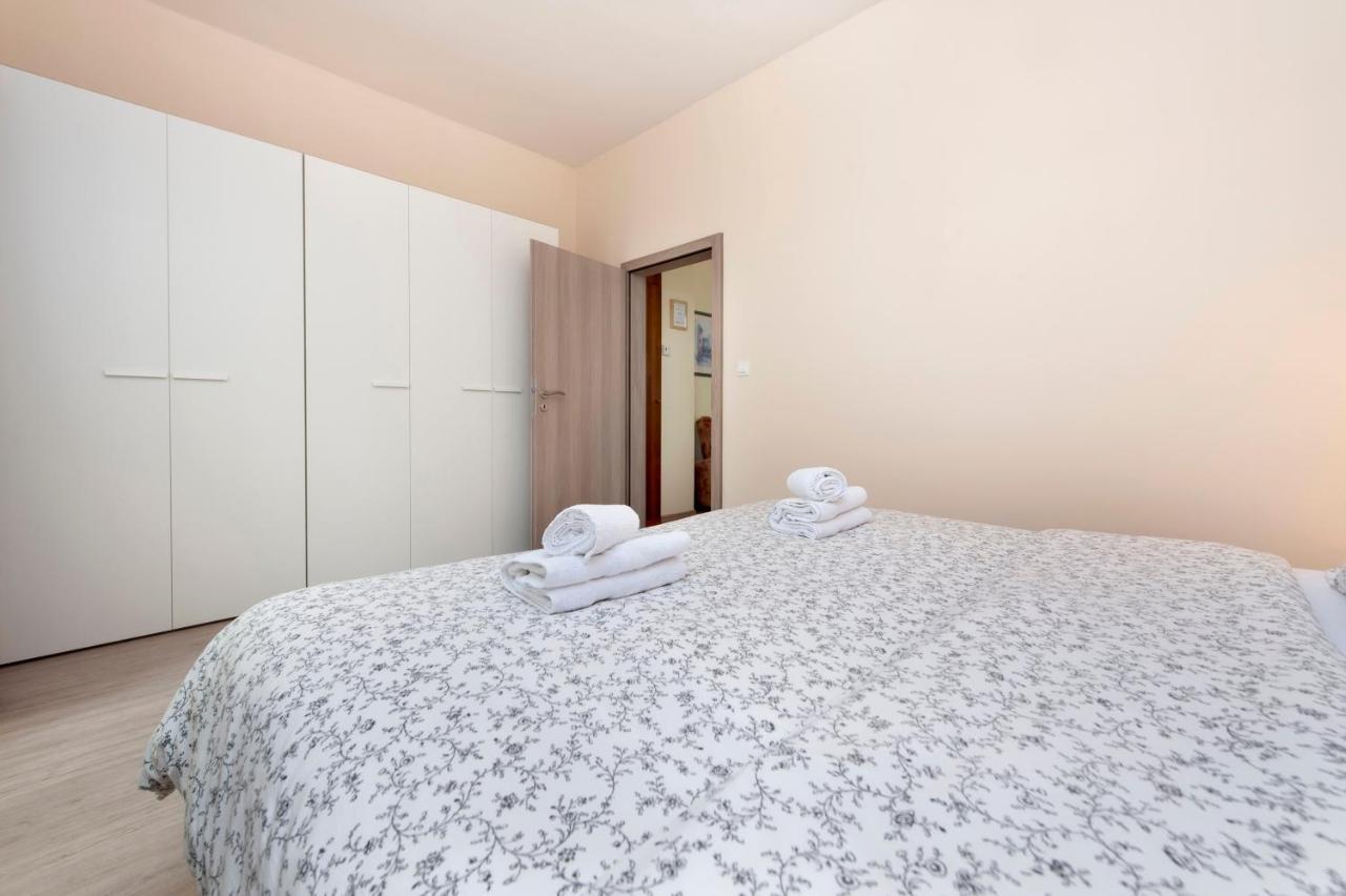 Apartments Sandra Rovinj Buitenkant foto