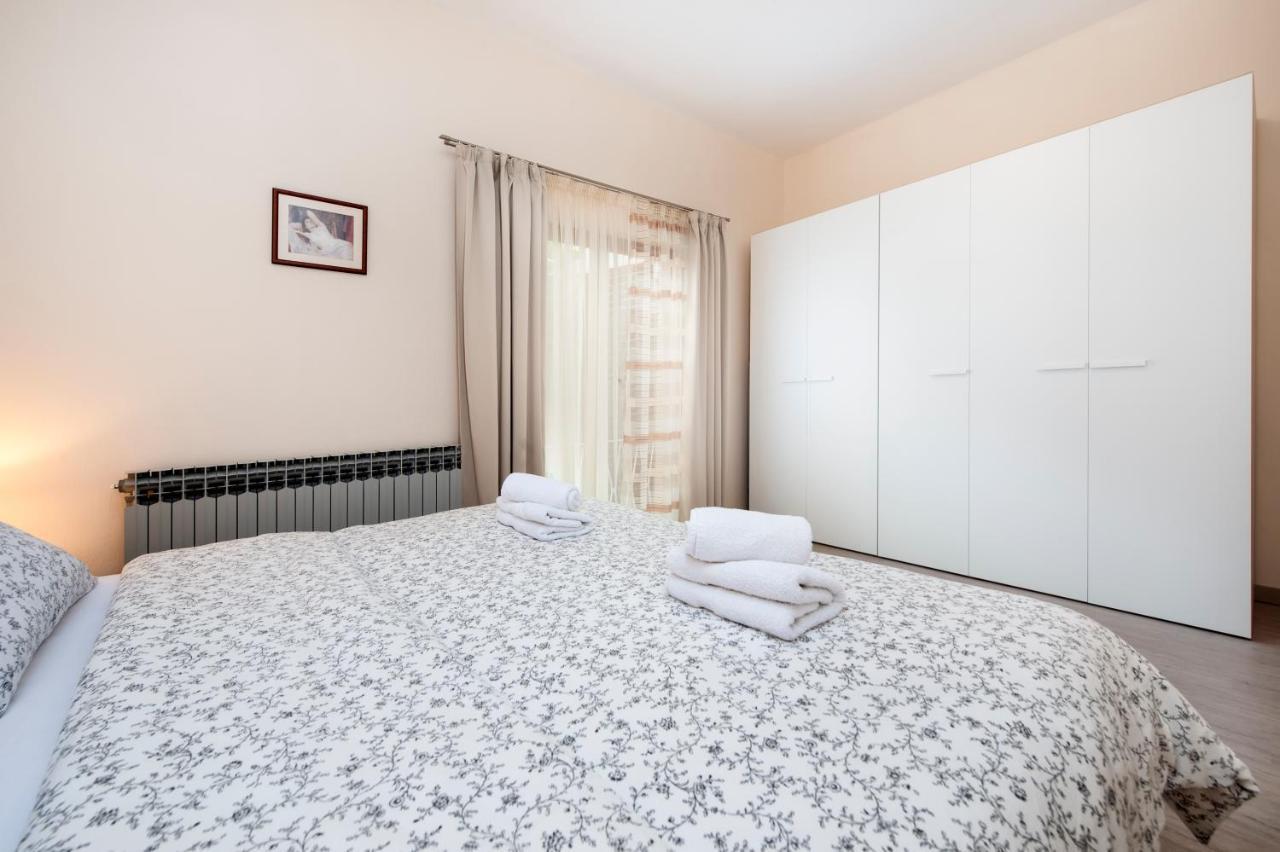 Apartments Sandra Rovinj Buitenkant foto