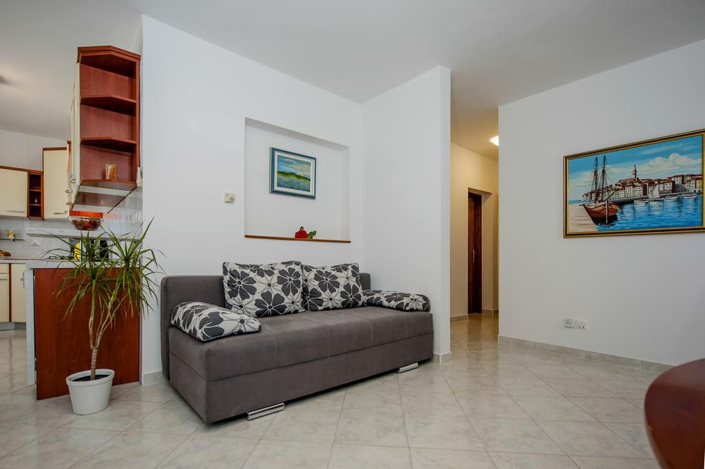 Apartments Sandra Rovinj Buitenkant foto