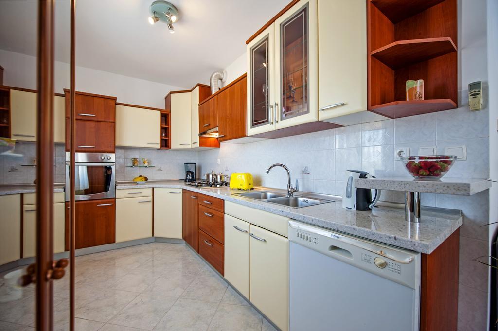 Apartments Sandra Rovinj Buitenkant foto